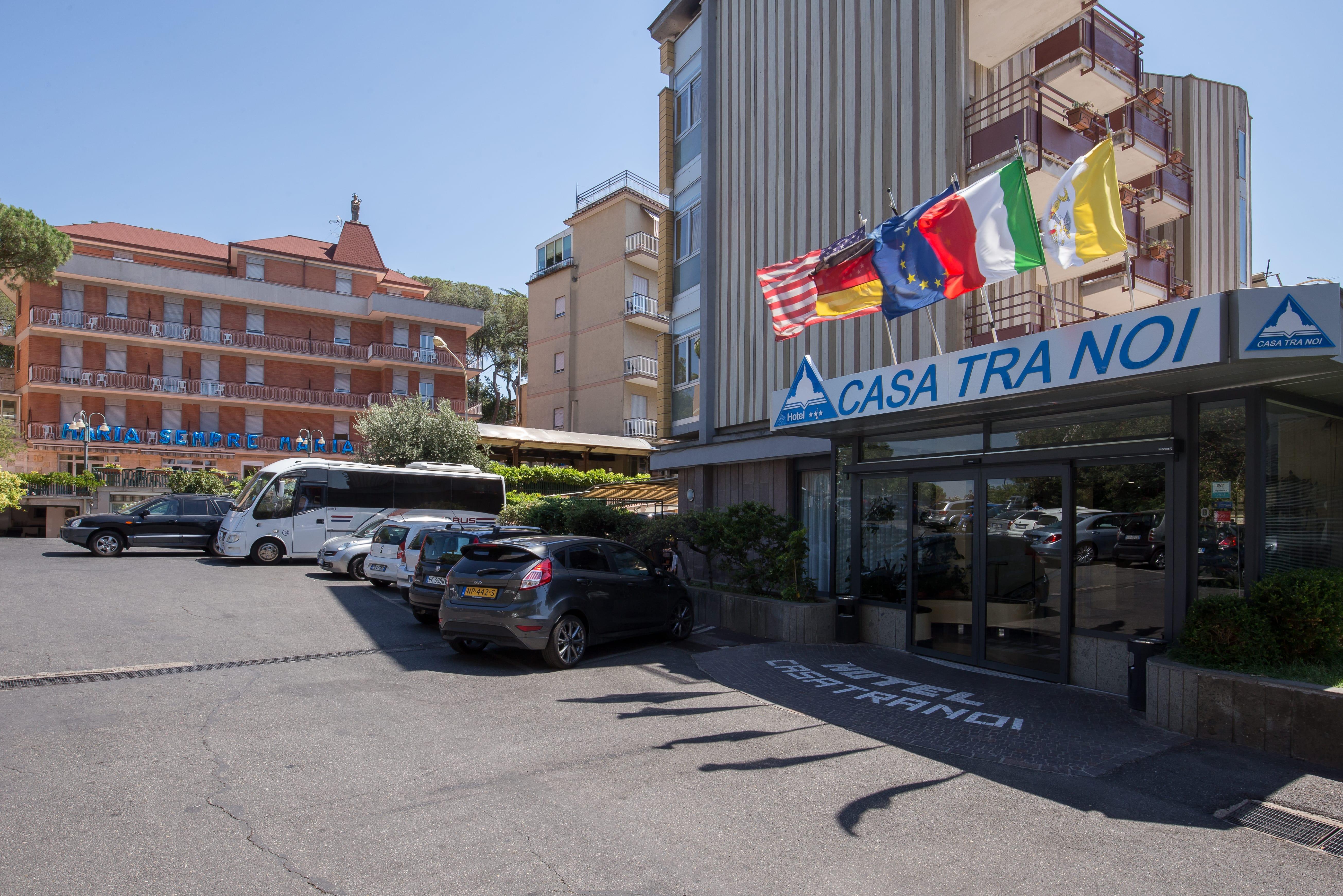 Hotel Casa Tra Noi Рим Екстериор снимка