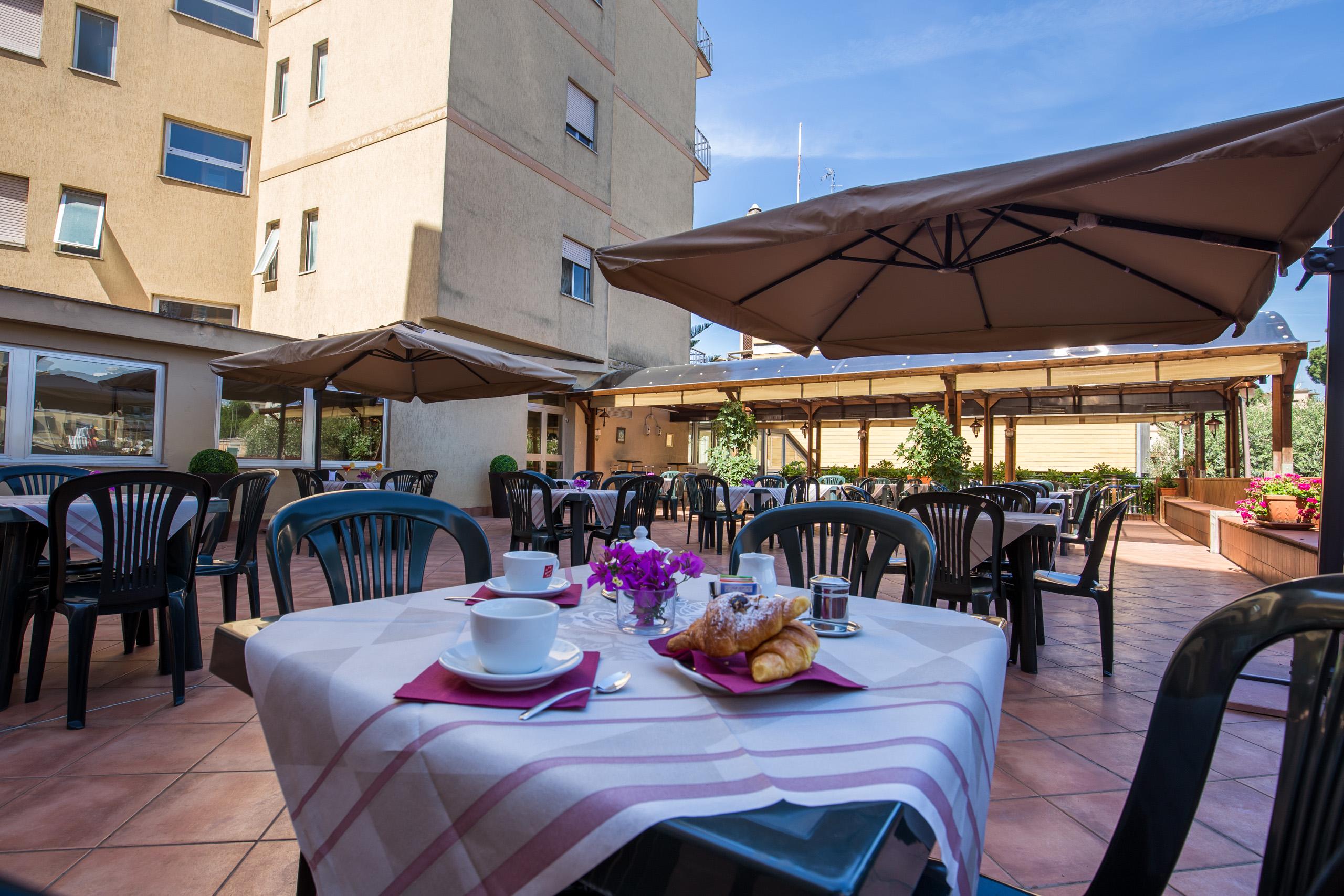 Hotel Casa Tra Noi Рим Екстериор снимка