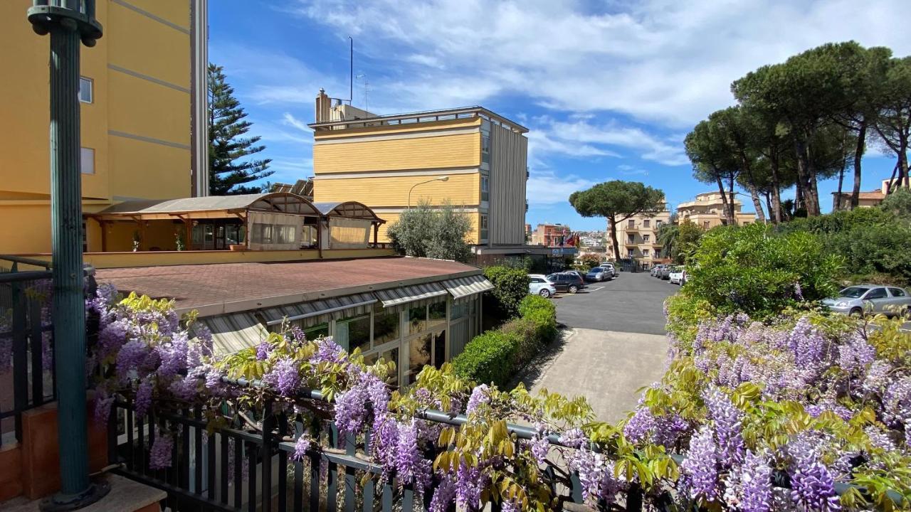 Hotel Casa Tra Noi Рим Екстериор снимка