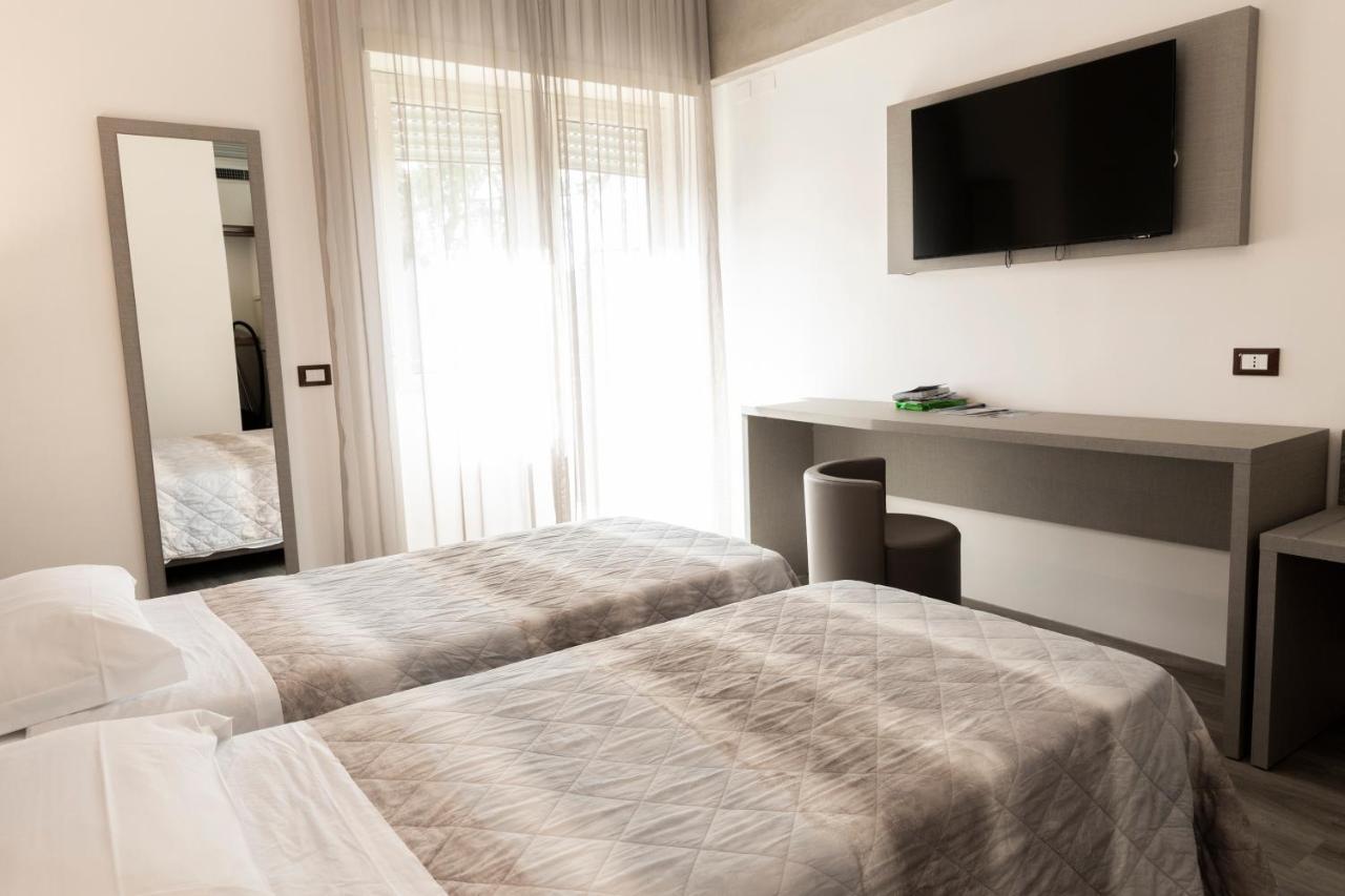Hotel Casa Tra Noi Рим Екстериор снимка