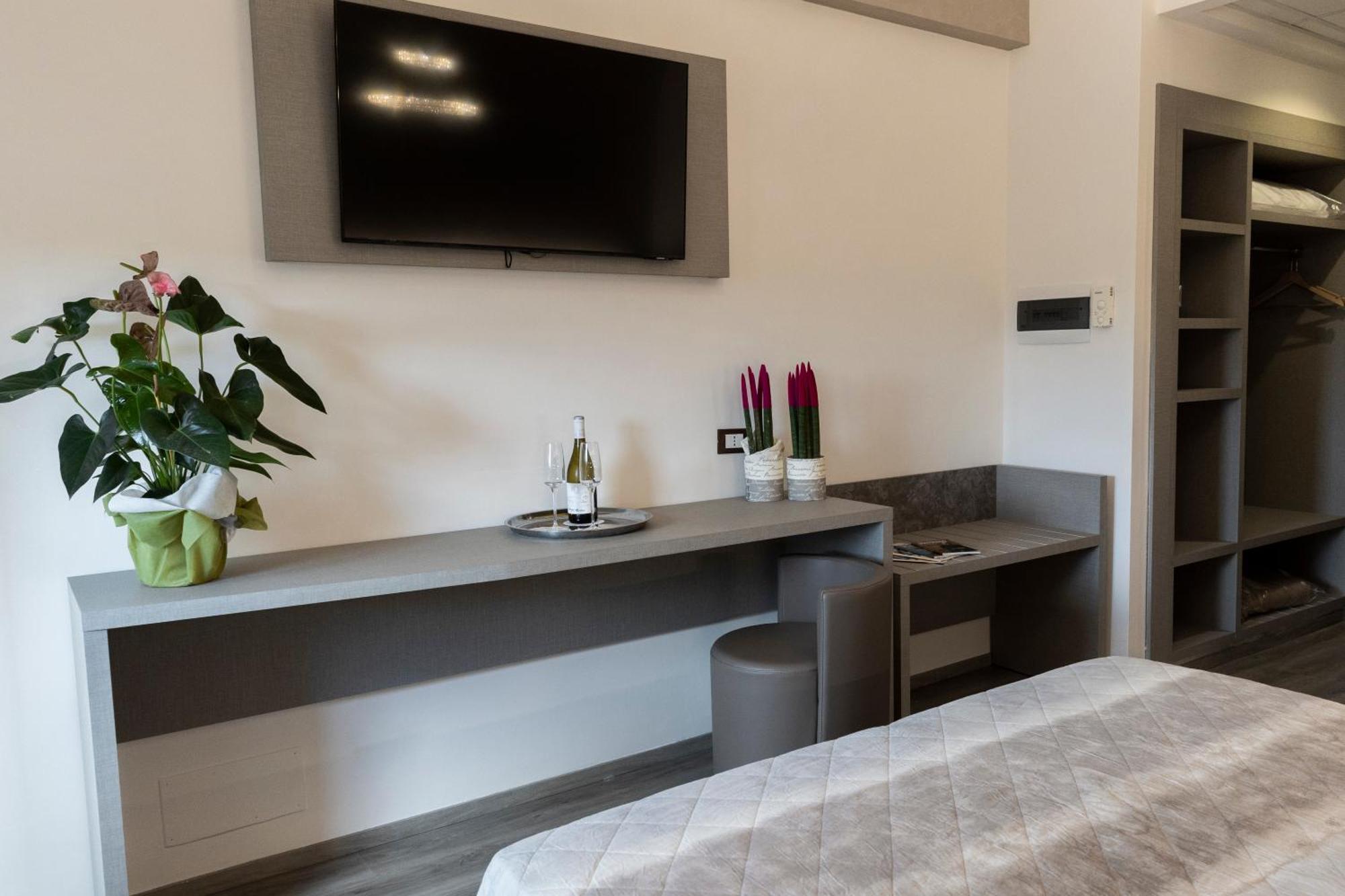Hotel Casa Tra Noi Рим Екстериор снимка