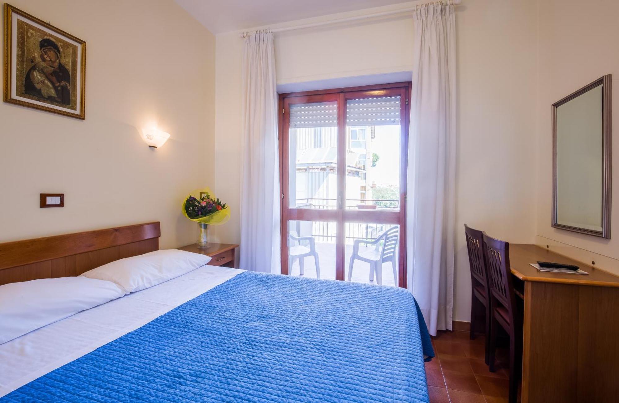 Hotel Casa Tra Noi Рим Екстериор снимка