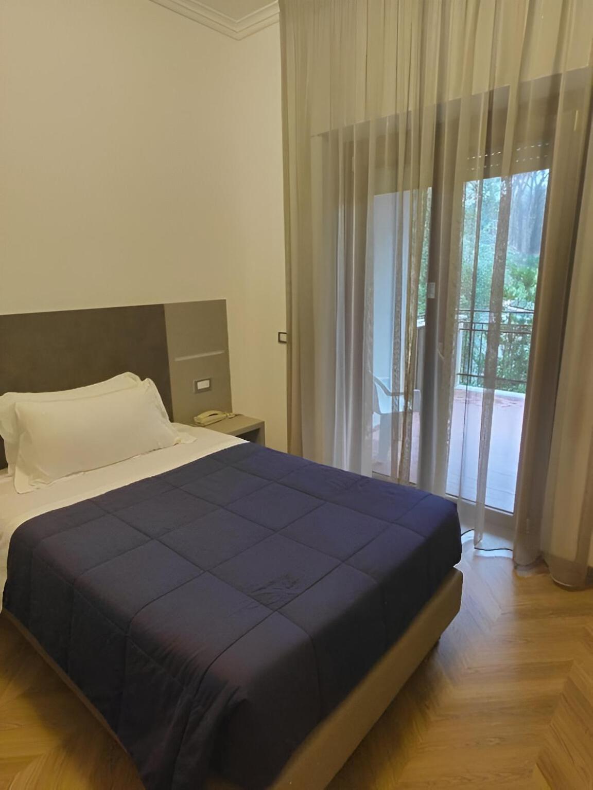 Hotel Casa Tra Noi Рим Екстериор снимка