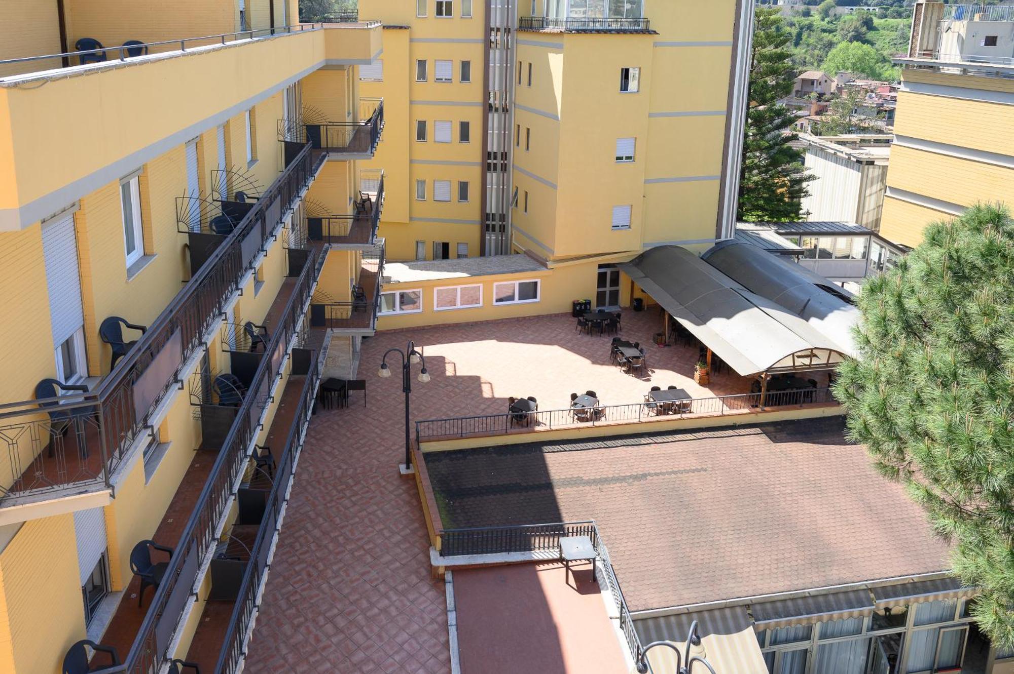 Hotel Casa Tra Noi Рим Екстериор снимка
