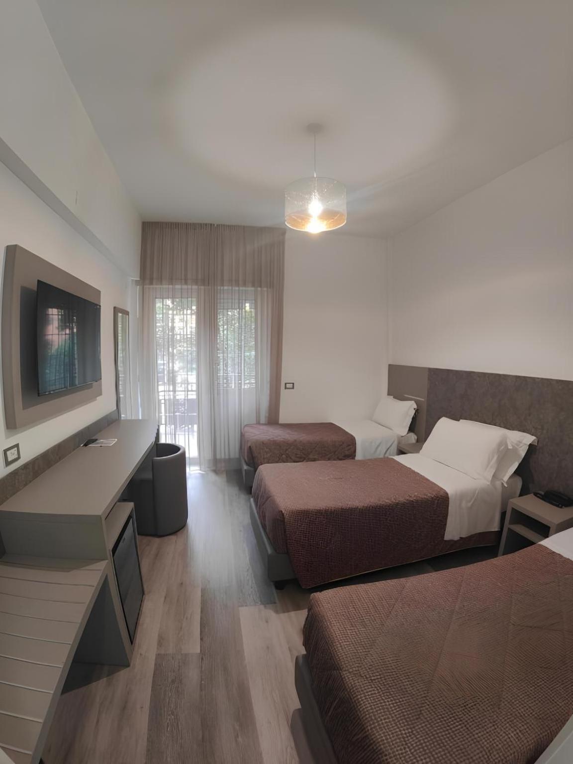 Hotel Casa Tra Noi Рим Екстериор снимка