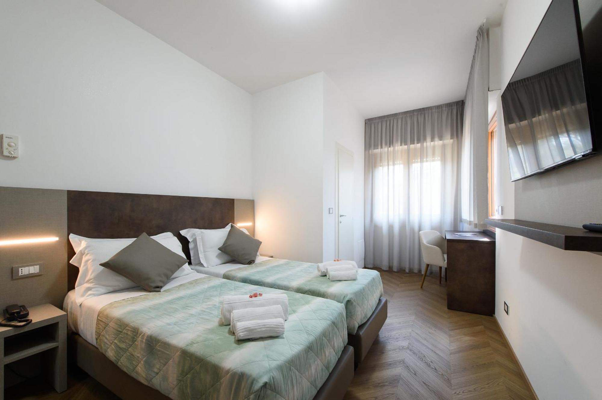 Hotel Casa Tra Noi Рим Екстериор снимка