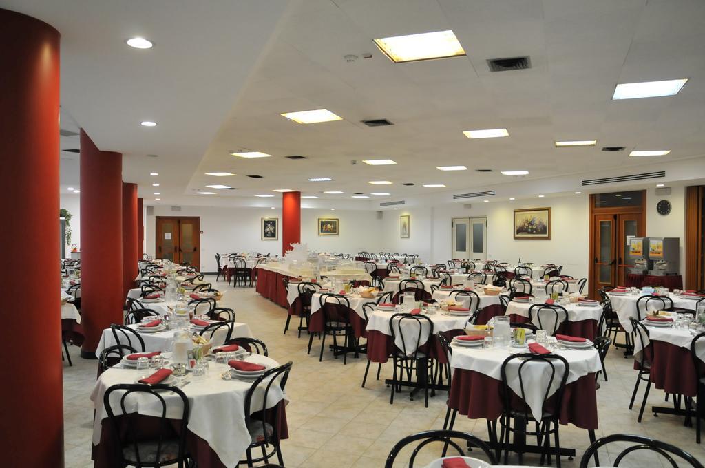 Hotel Casa Tra Noi Рим Екстериор снимка